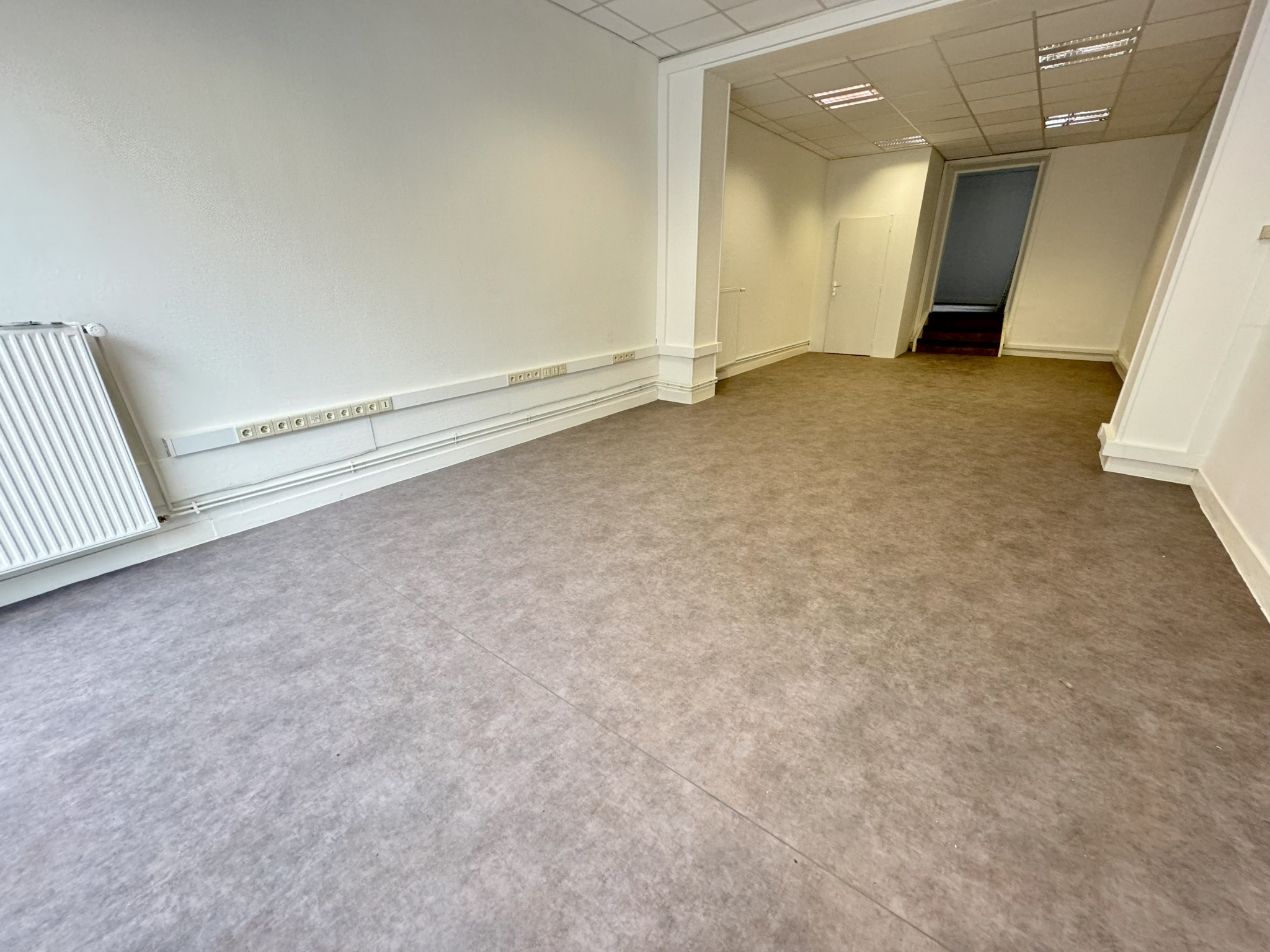 SARREGUEMINES - Ave de la gare - Local commercial / Bureaux au RDC - 62m2