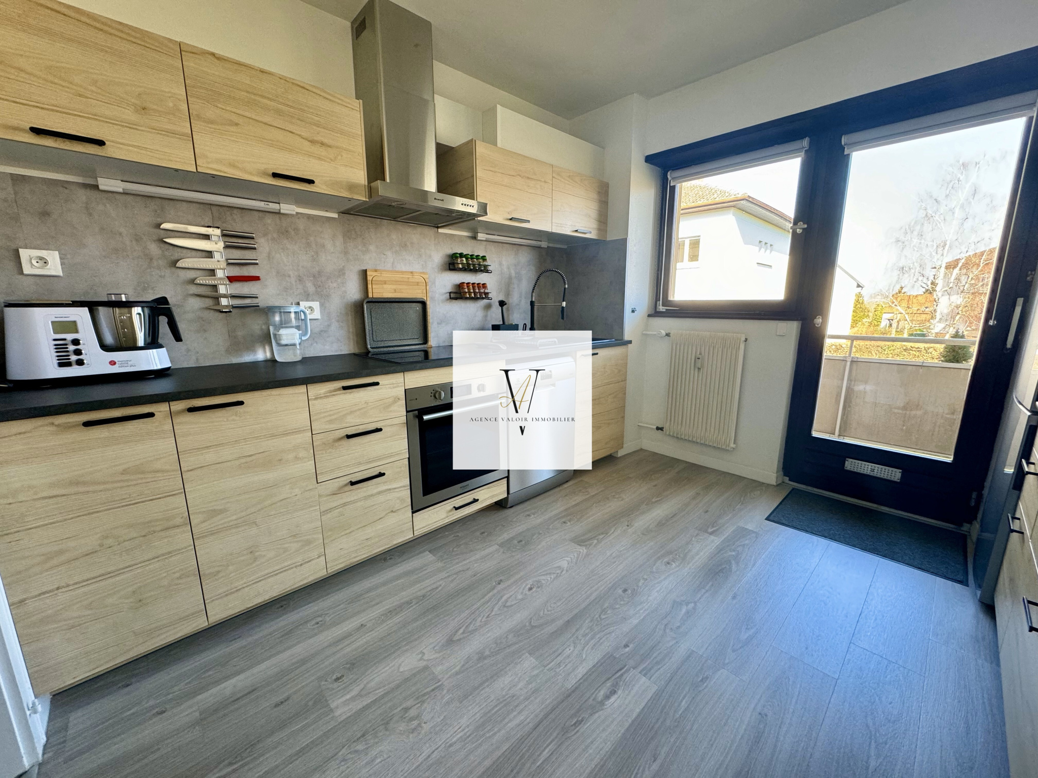 SARRE-UNION - Appartement F3 - 84m2 avec 2 balcons, garage, cave et grenier.