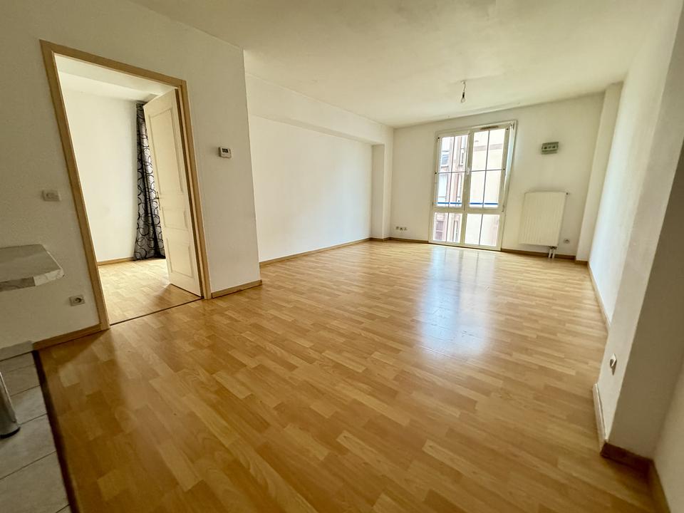 BITCHE - RUE DU GEN STUHL - Appartement type F2 - ascenseur - CHAUFFAGE ET EAU CHAUDE COMPRIS
