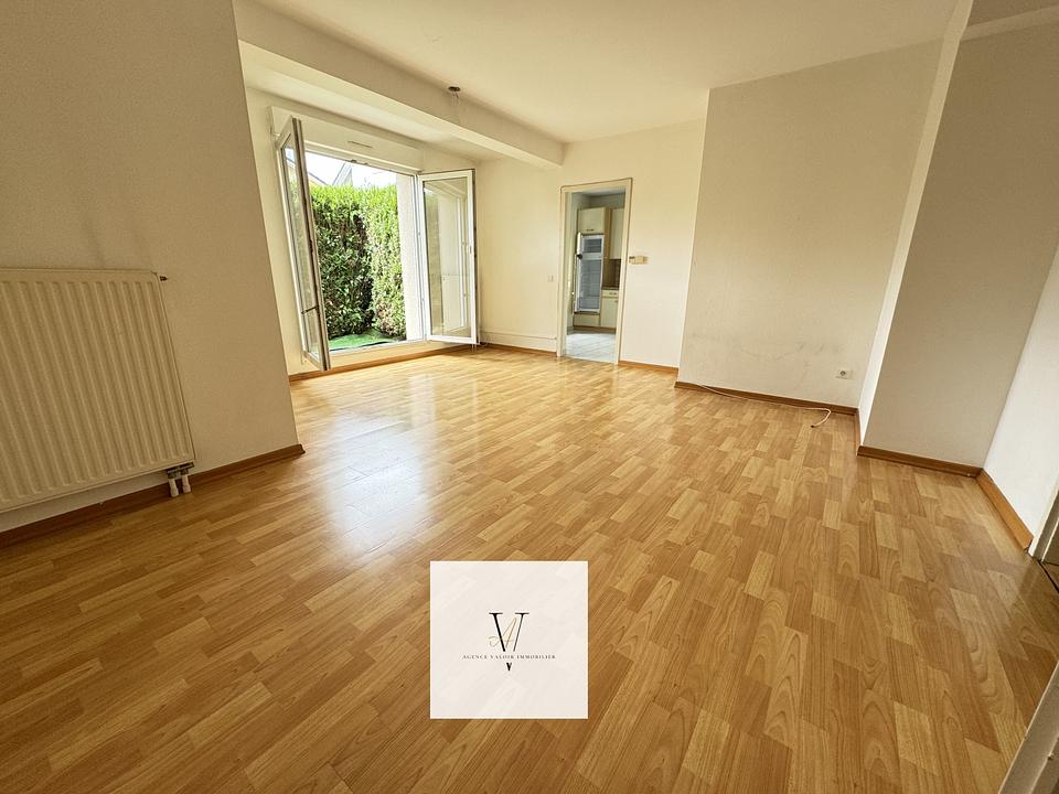 NEUFGRANGE - Appartement F4 - 80m2 en Rez-de-chaussée - impasse